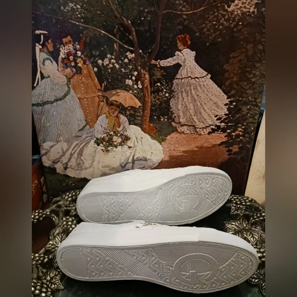 👟👟GBG Guess Women’s White Leather 🧦Quilted Pattern Shoes Size 8M.🧢🛍🎁 - Picture 4 of 14
